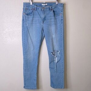 Levi’s Light Wash Boyfriend Distressed Straight Leg Jeans 3170